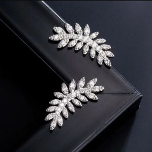 NEW Silver leaf earrings